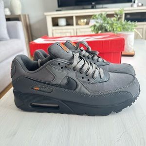 Men’s Nike Air Max size 10